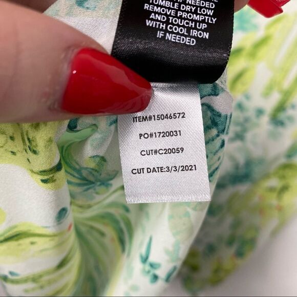 Torrid Abbey White Cactus Georgette Blouse Torrid Size 3 - Picture 2 of 10